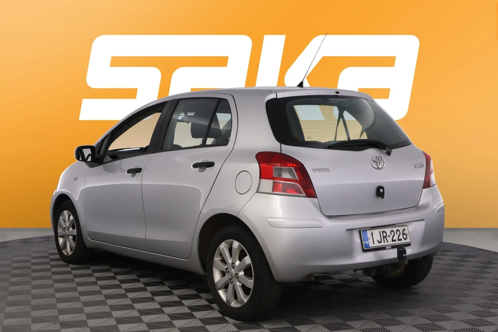 Car Image - 7k5fBgb0OWUK8khgUAIn2R