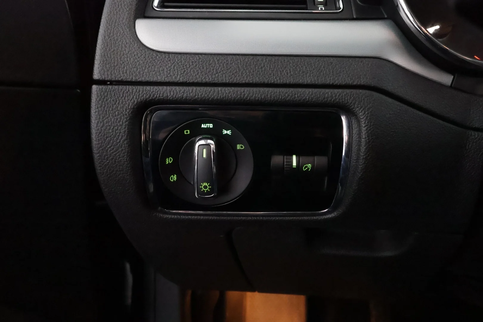 Car Image - 1loUba5HRuVNmLJALb0n7H