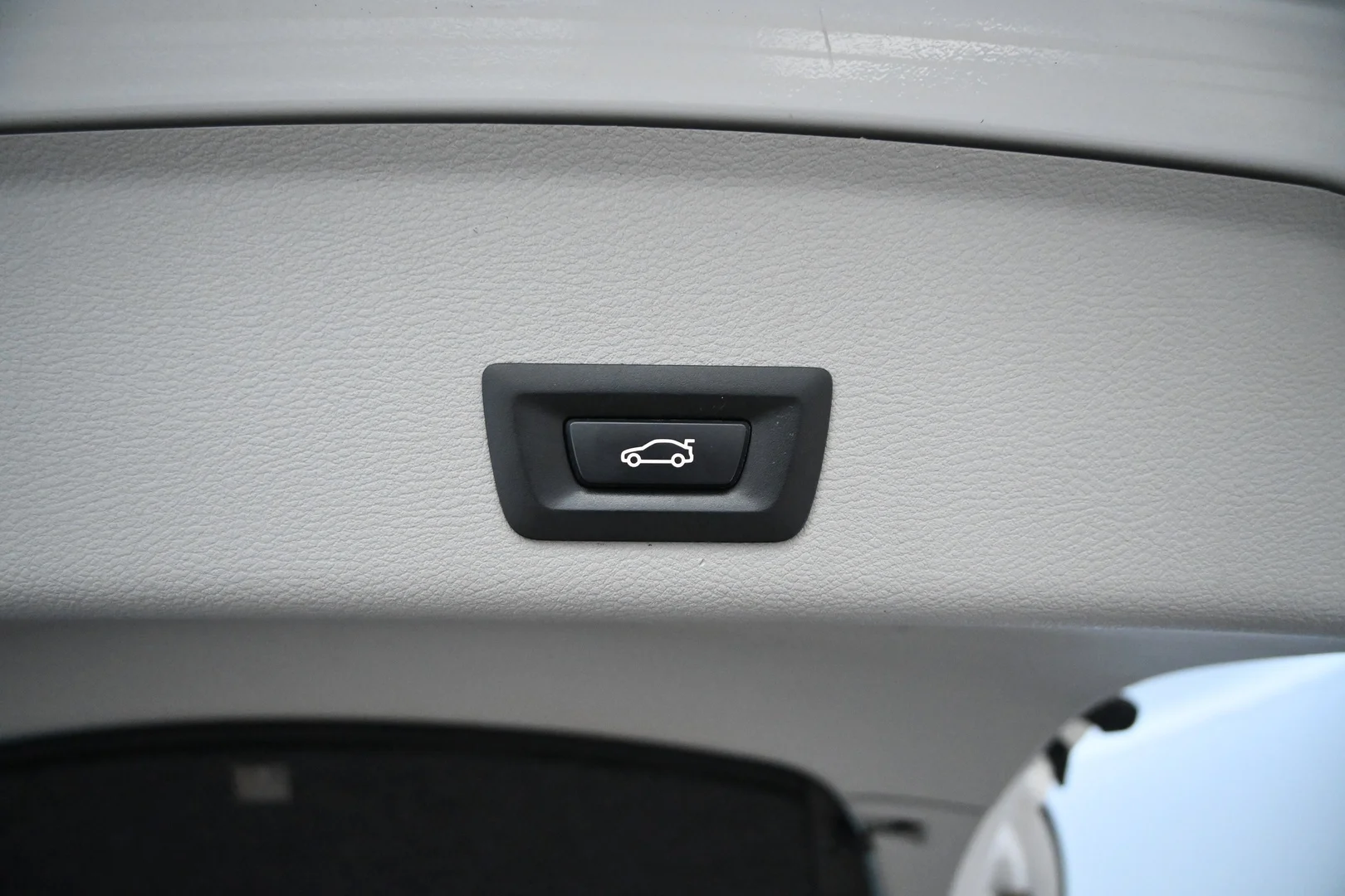 Car Image - 7IgH8GqCUIBMTnvSOJ98lR