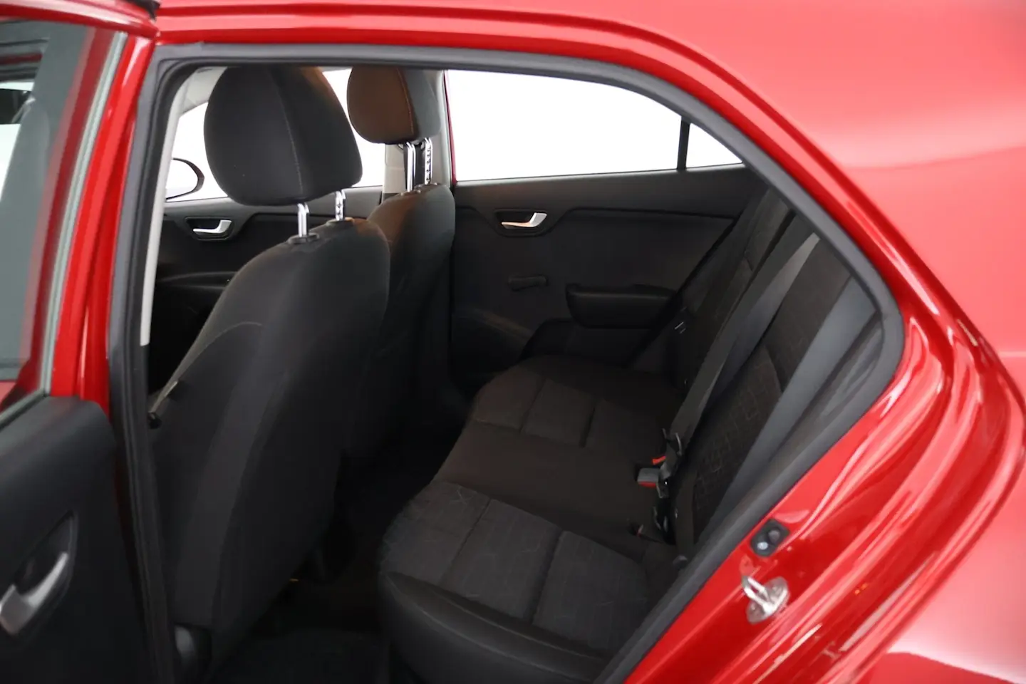 Car Image - 2CvGpHbNGiT4ZfuMV451fn