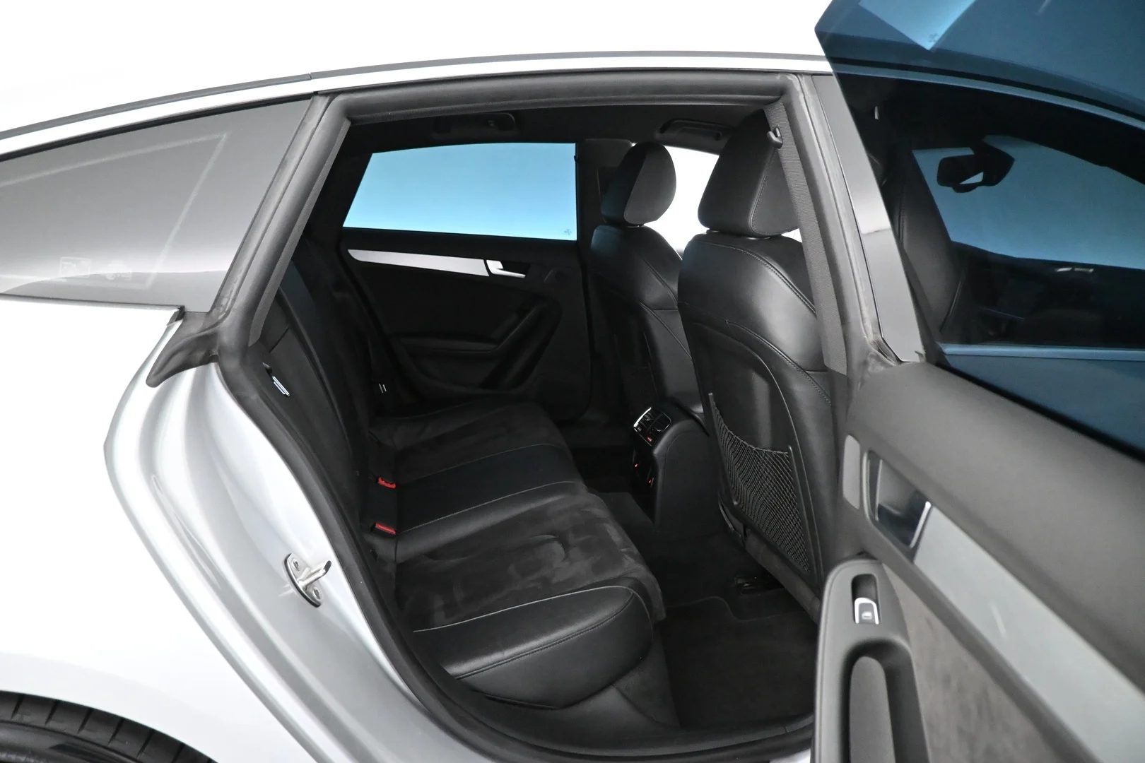 Car Image - 2Iix5JqlSdYvA1jj4GKJvF