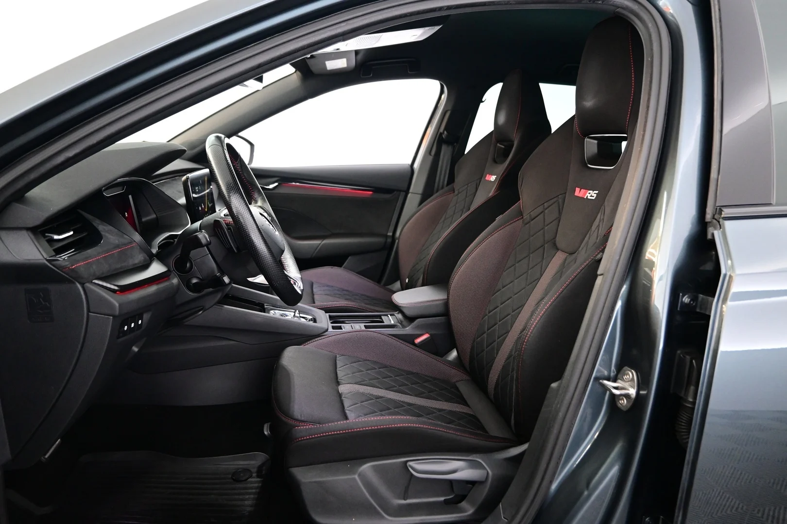 Car Image - 3ts1eHSWrDWJhJA7TNOYmY