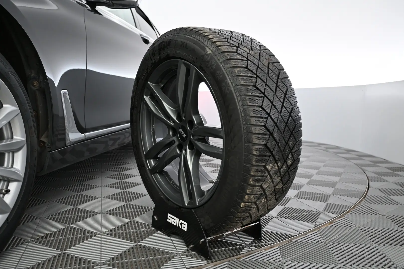 Car Image - 17zDJo2XWR9EPOyQoMeLqJ