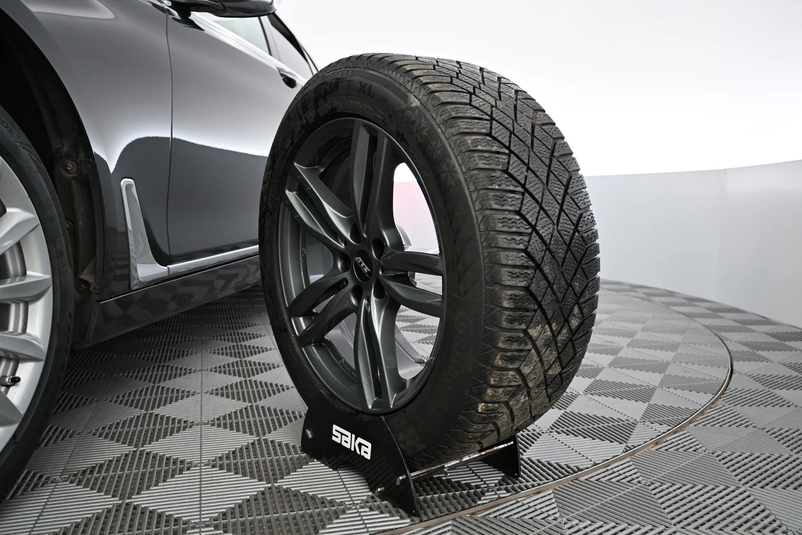 Car Image - 17zDJo2XWR9EPOyQoMeLqJ