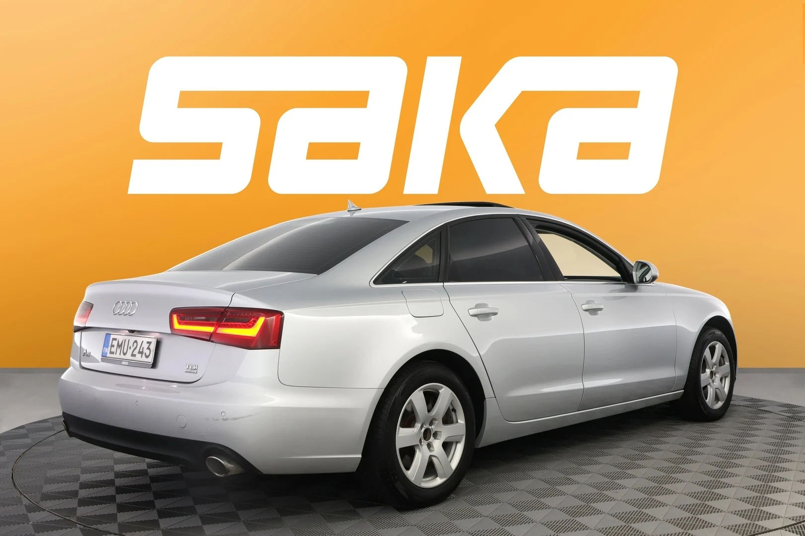 Car Image - 3Kcf3QGLk8PLLW0SEumANj