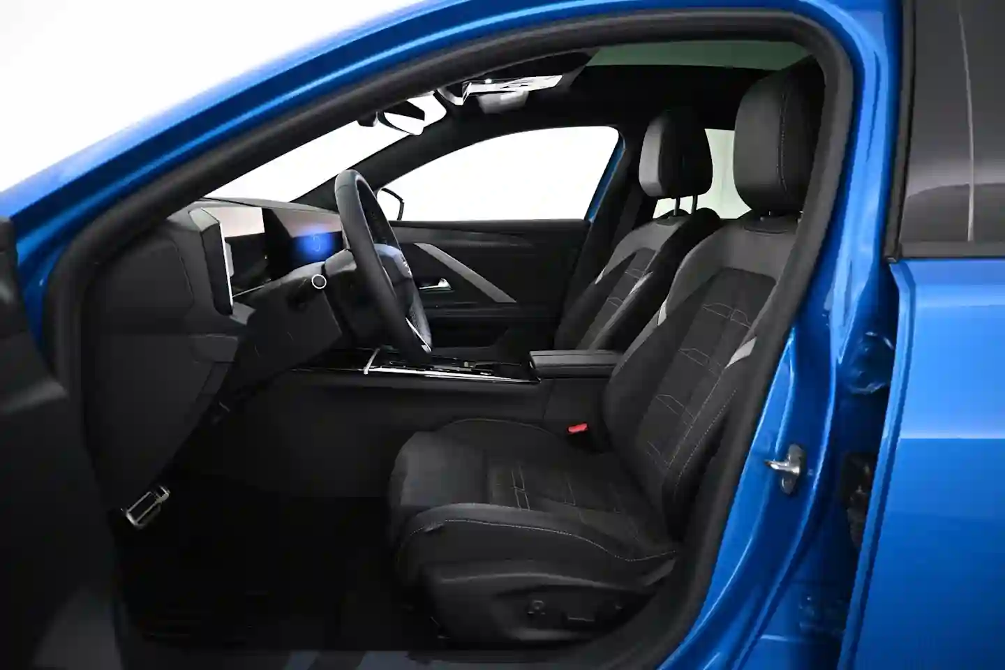 Car Image - 1oToeZyLjUUd4loOWztlb8