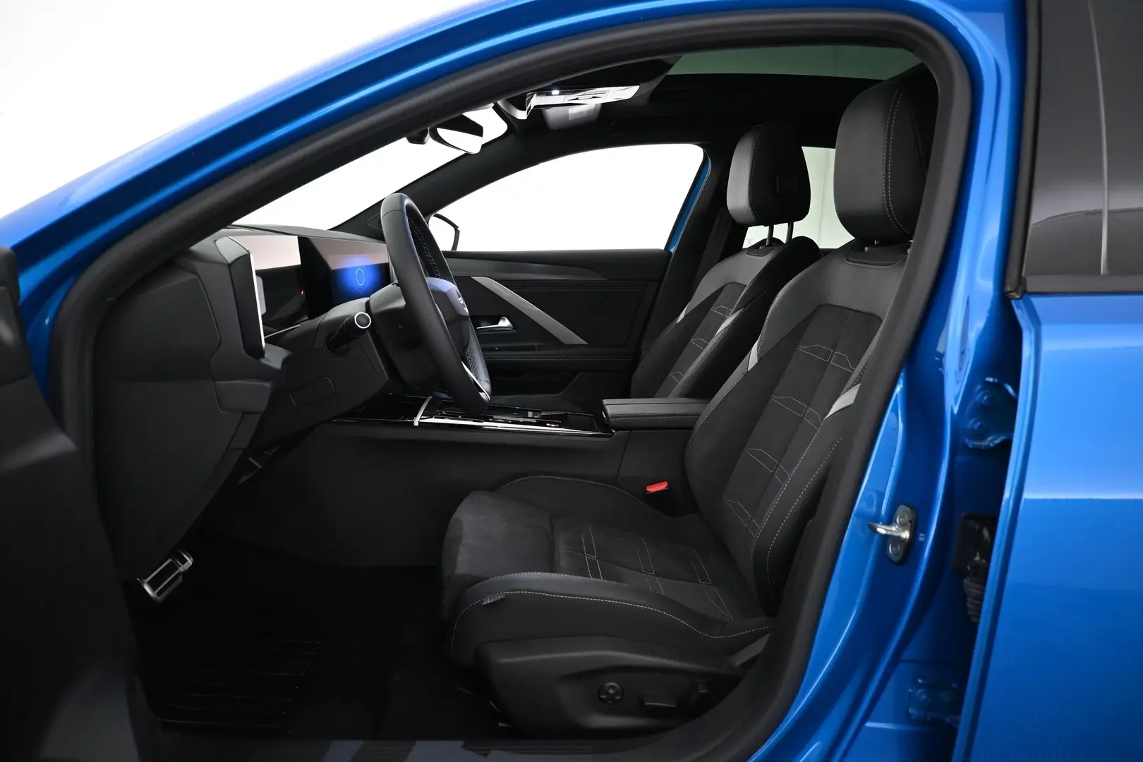 Car Image - 1oToeZyLjUUd4loOWztlb8