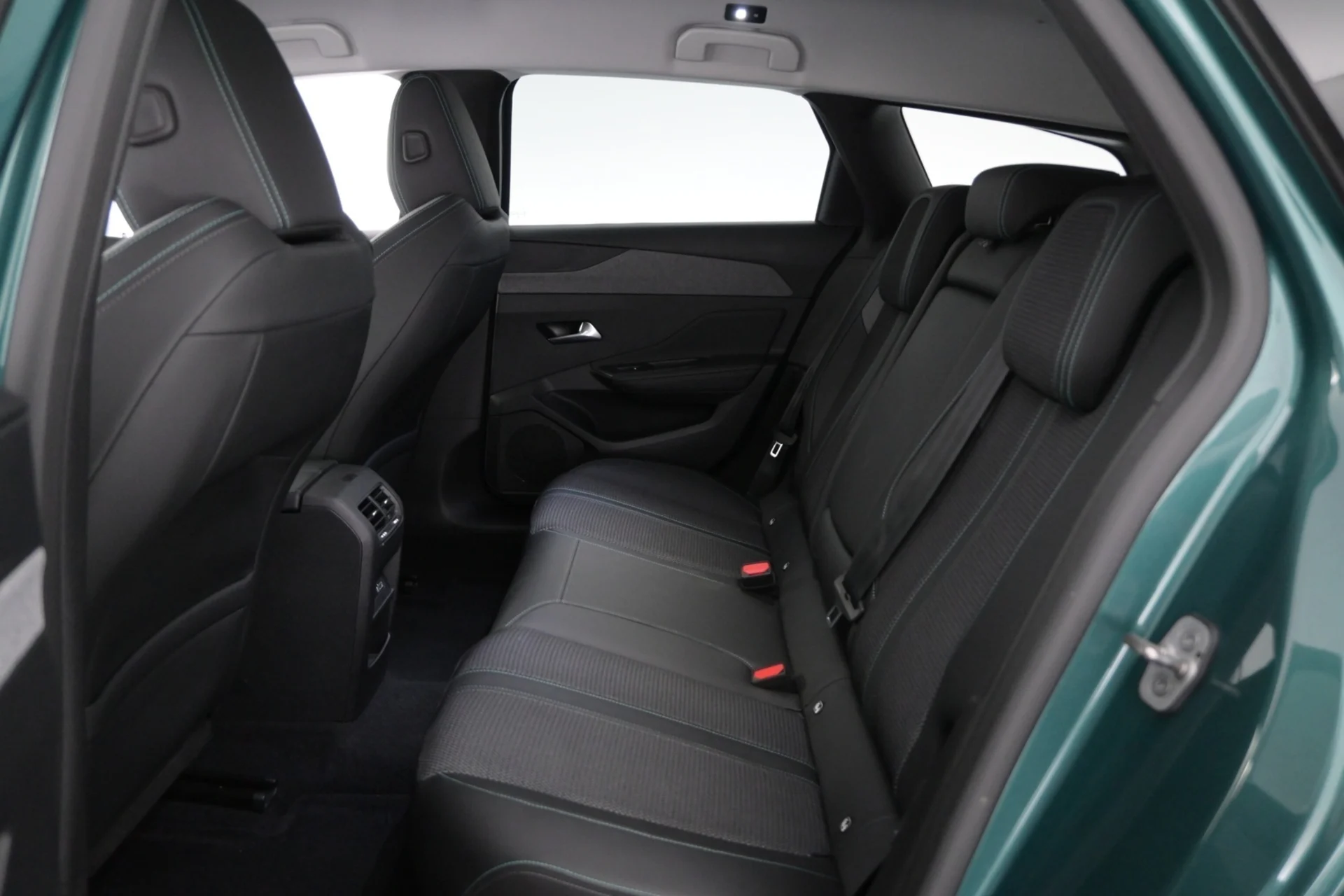 Car Image - 4JCa8KSWuYrdQiamtEX45C