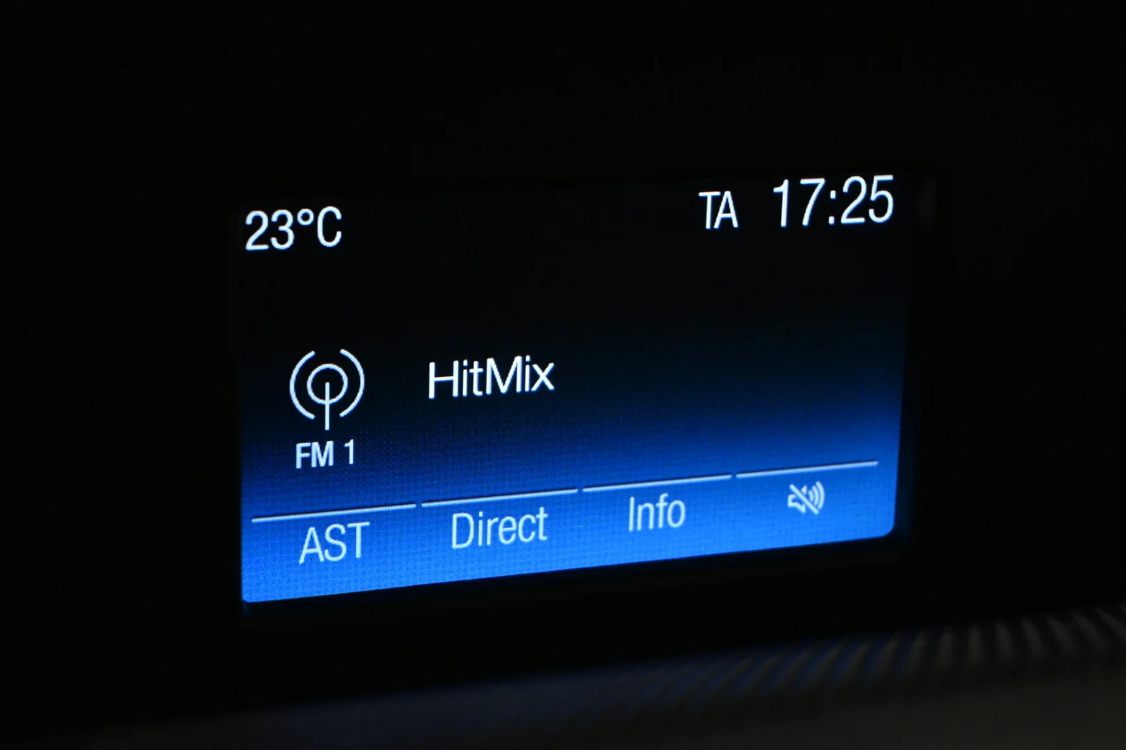 Car Image - LrZHy19HvA4av4QFpSvRo