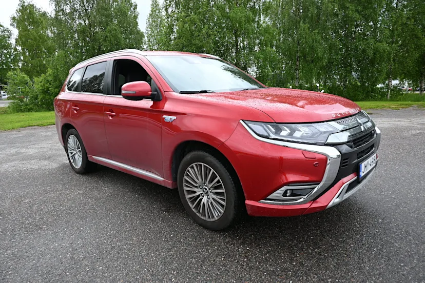 Mitsubishi OUTLANDER PHEV