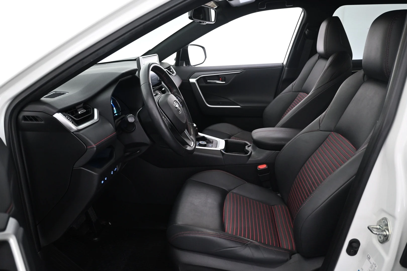 Car Image - 2reW8wtYtL92fYYKhJIJ7o