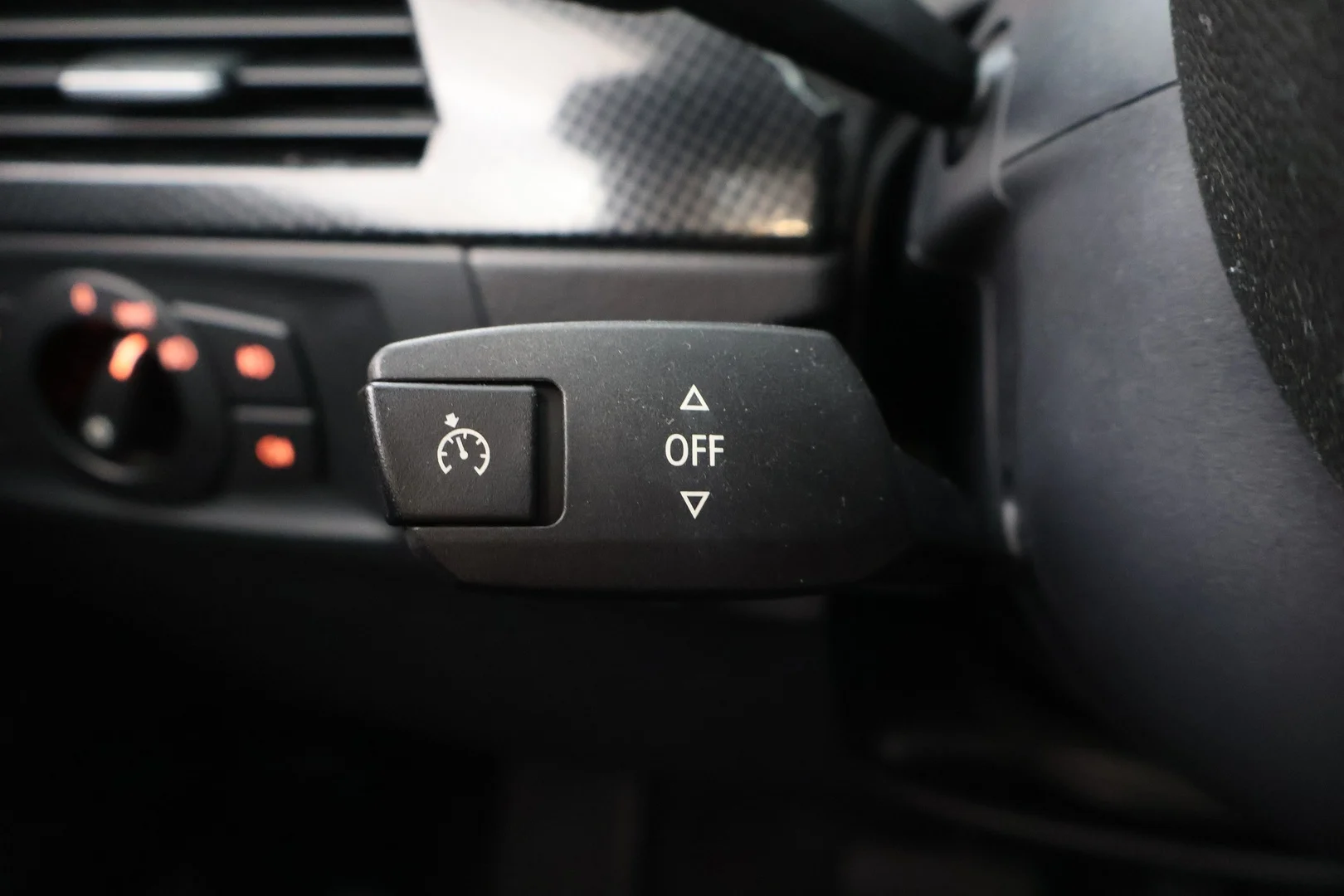 Car Image - 2OfMKBMN5IoAJHYinkKHMA