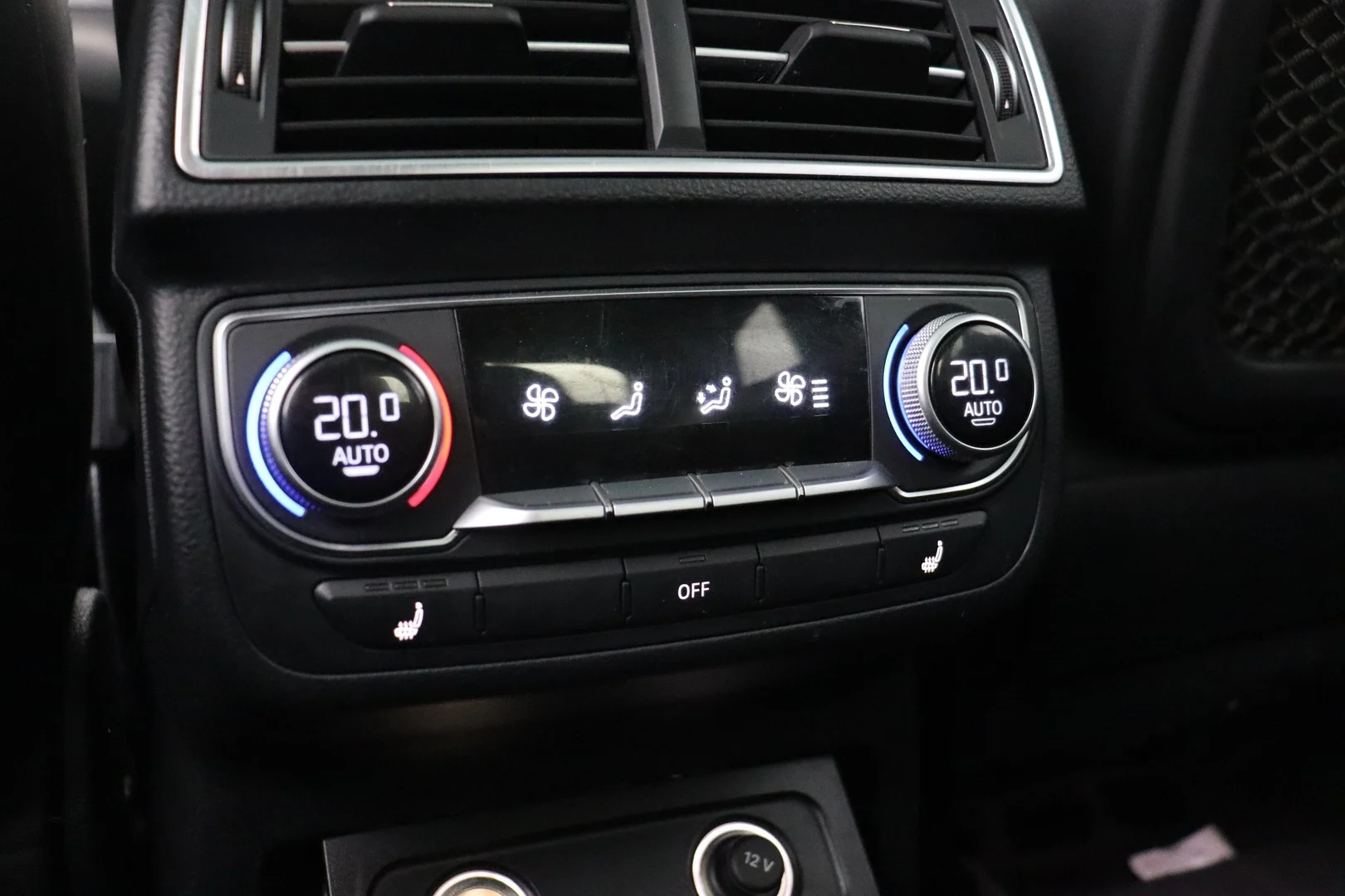 Car Image - 3EyzQnf7t201rDR68M1k35
