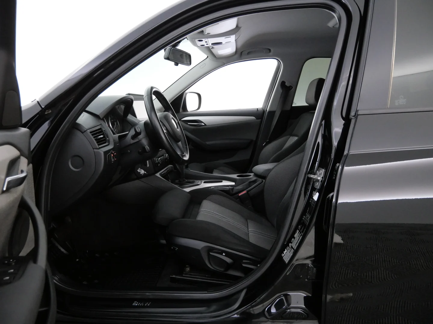 Car Image - hRLoKC4JnngEONFPYkLHC