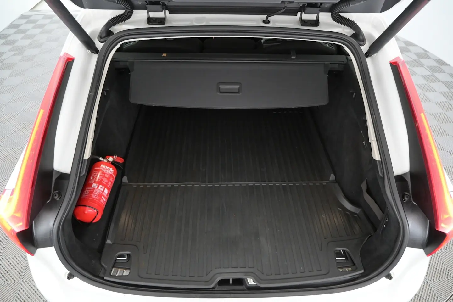 Car Image - 1hlE8u5iaUqLFLqhbYaqfu