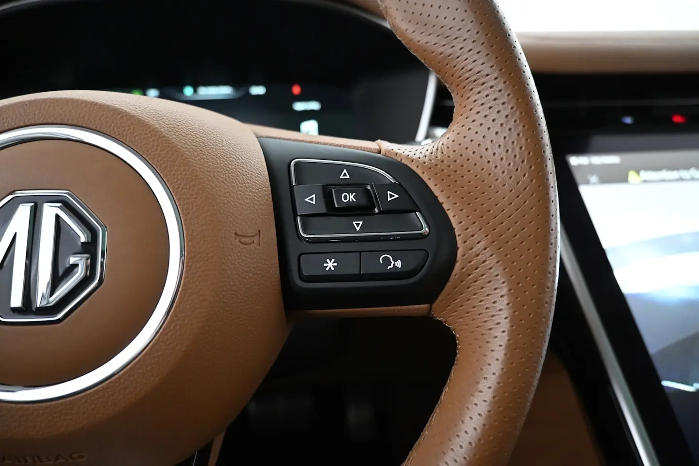 Car Image - 3ly9b7ZxJNFw9Dm71yMLhV
