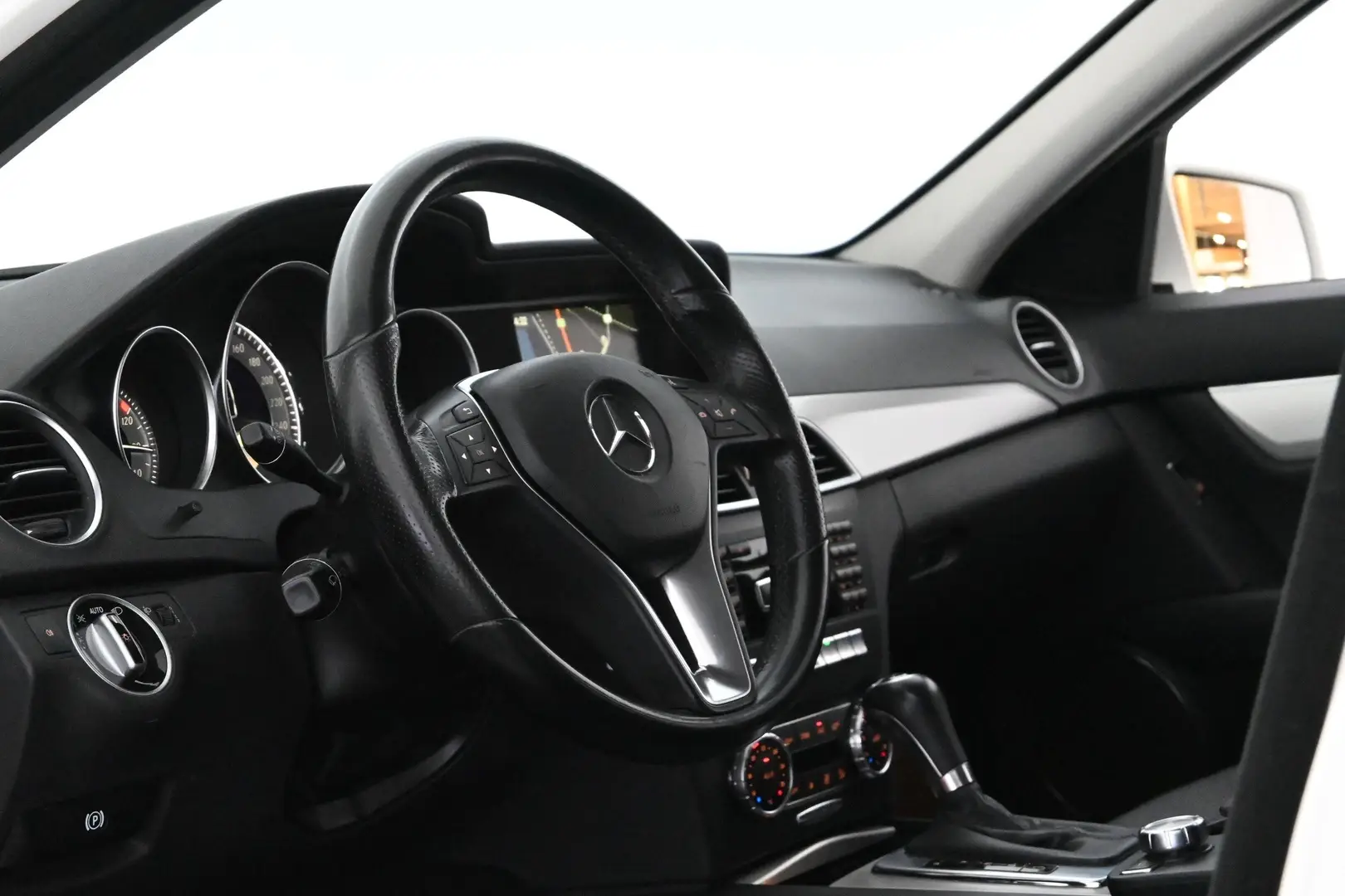 Car Image - Vd2DKOTgNk8j20LxE4E9e