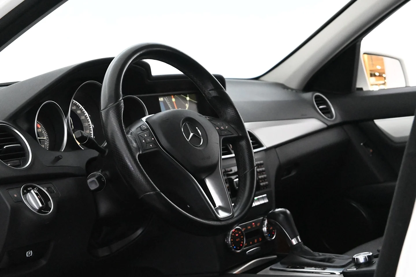 Car Image - Vd2DKOTgNk8j20LxE4E9e