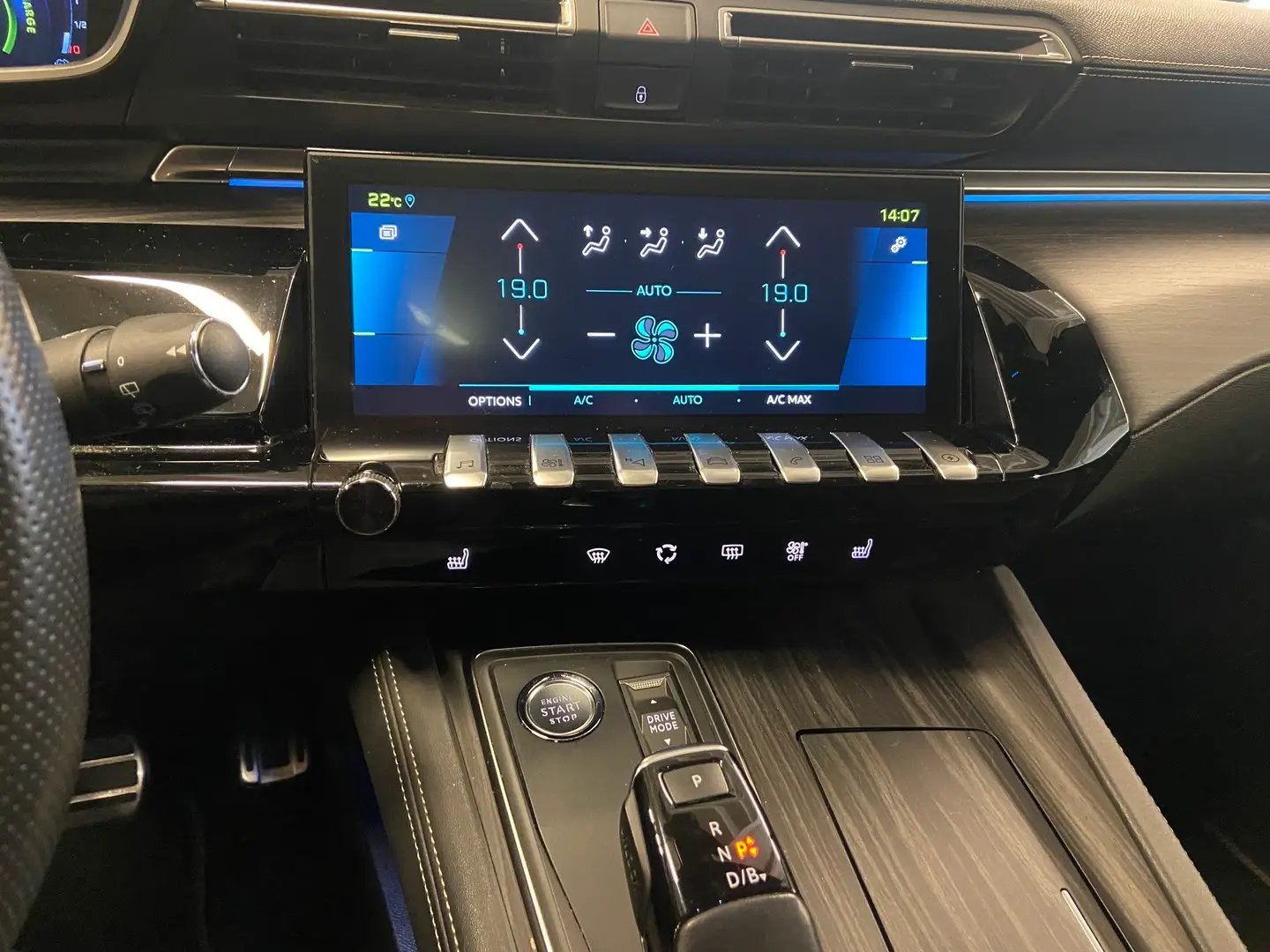 Car Image - 6yn69QwIVBZNQzr3Ewh0hU