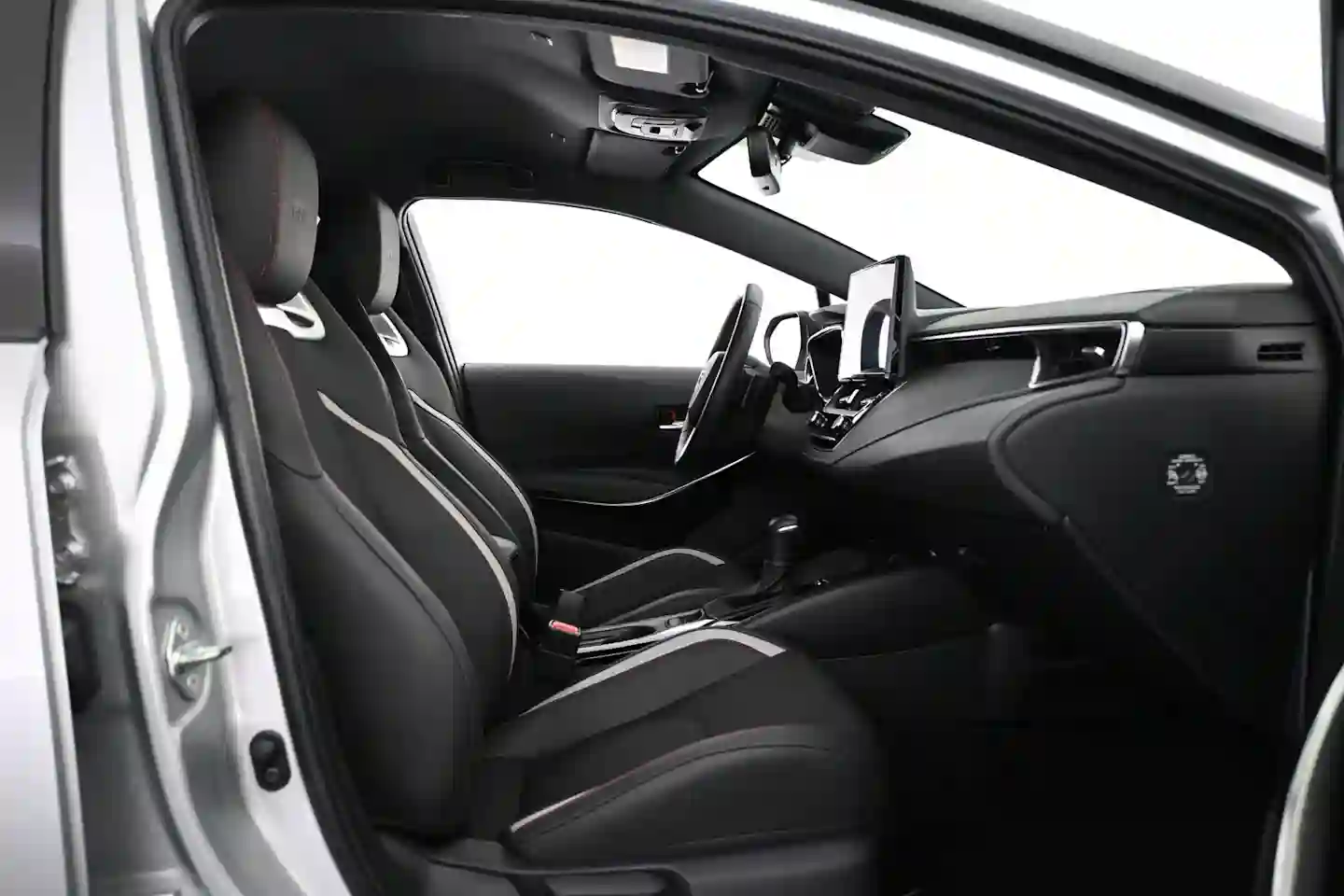 Car Image - 2ExMIWCoX8mUs53YSjvVLS