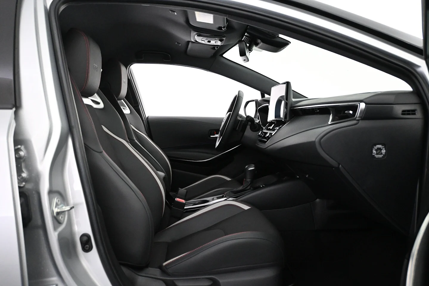 Car Image - 2ExMIWCoX8mUs53YSjvVLS