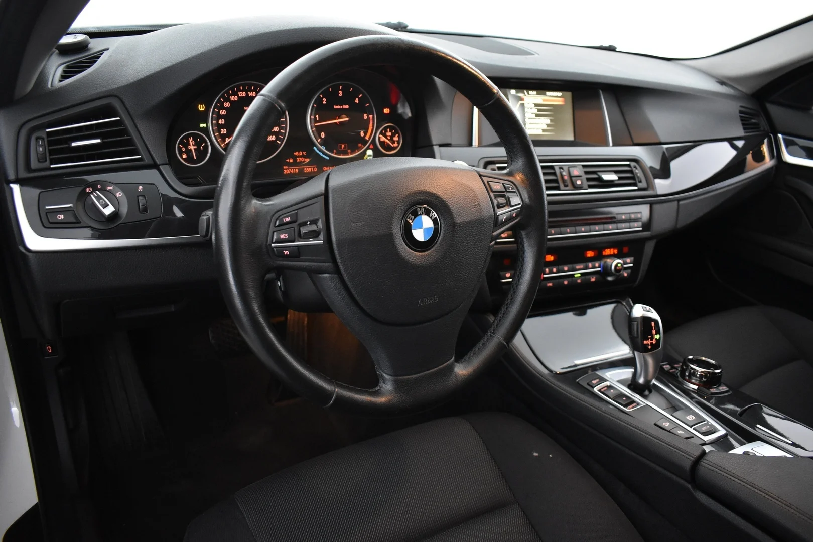 Car Image - 01n3Ufcpa87r0x8paqvRWY