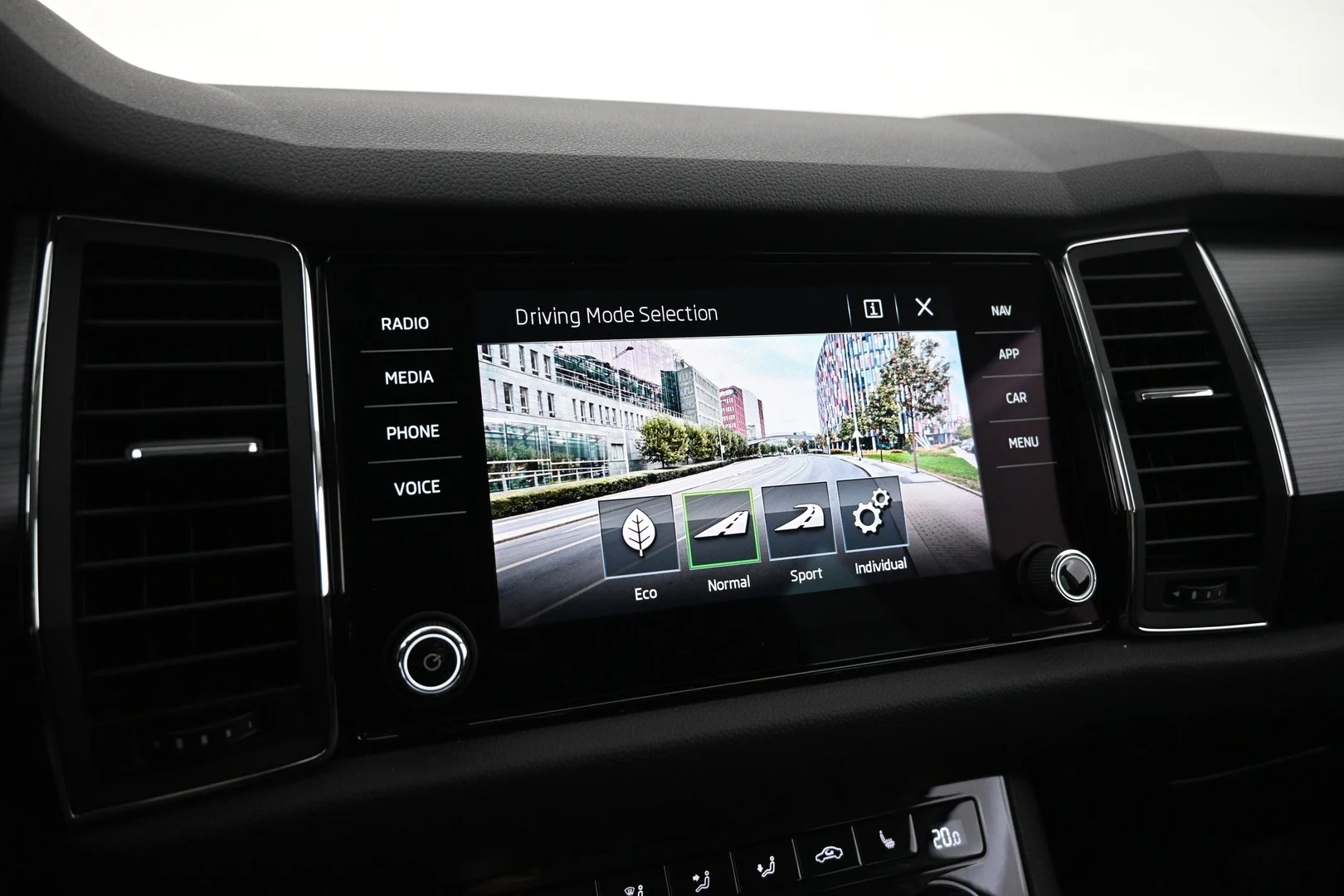 Car Image - 1uvIyXhrzgIc2SwhIRrDkF