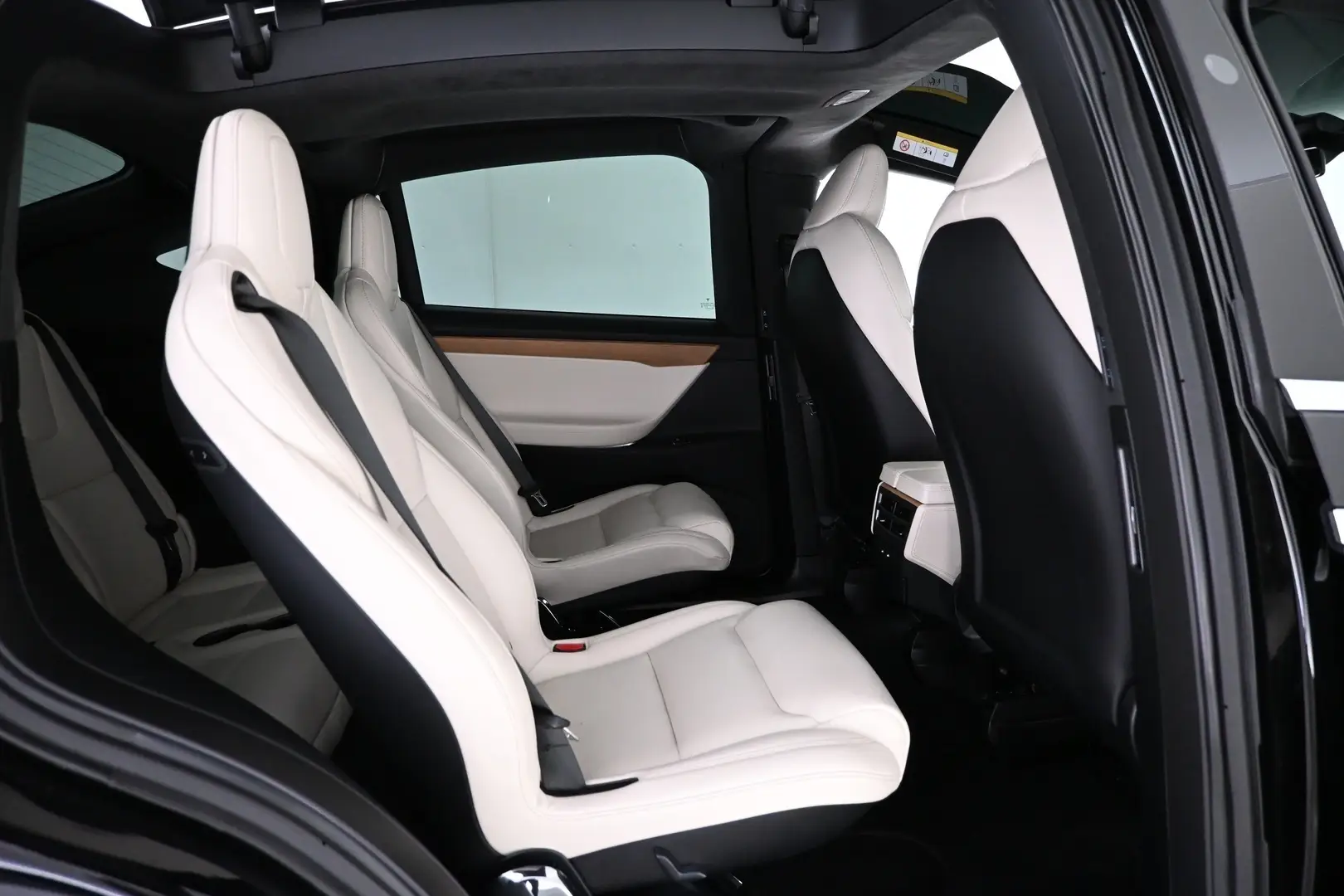 Car Image - 5xEWyQzokrz1wXpsICXpXR