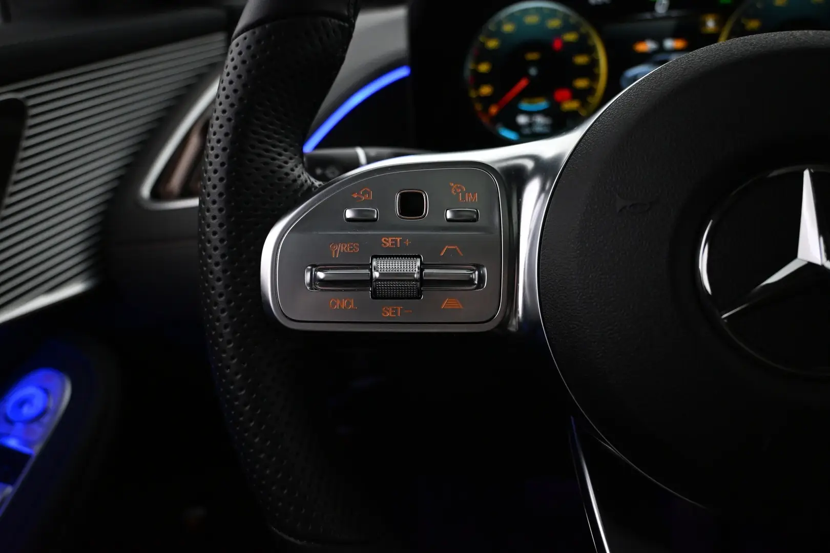 Car Image - 6KAvBR1XlNgi2BhxEoPodj