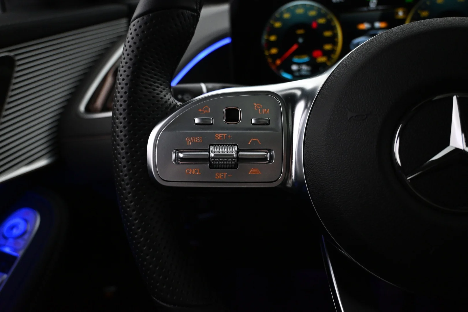 Car Image - 6KAvBR1XlNgi2BhxEoPodj