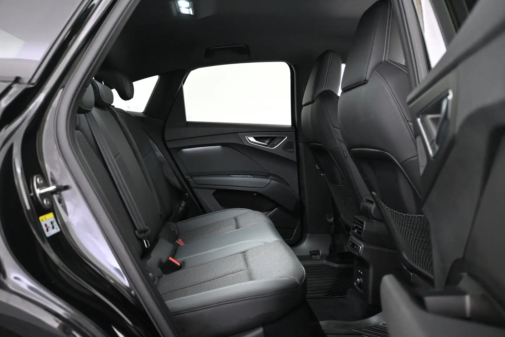Car Image - 2bX5vKIBSfr9AujxOupn6l