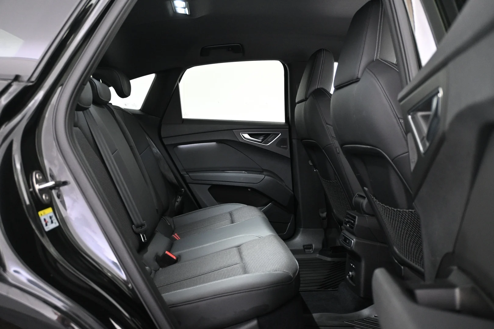 Car Image - 2bX5vKIBSfr9AujxOupn6l