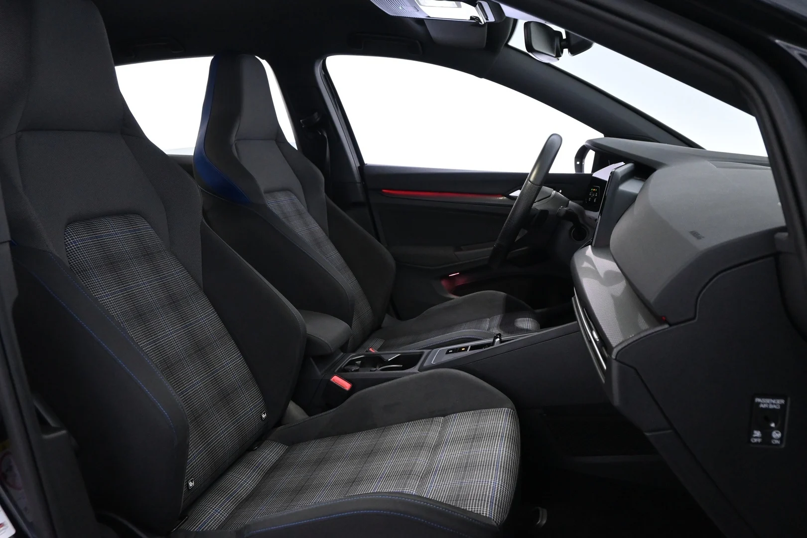 Car Image - Vw2KNLfmvZ33FWEg09jFe