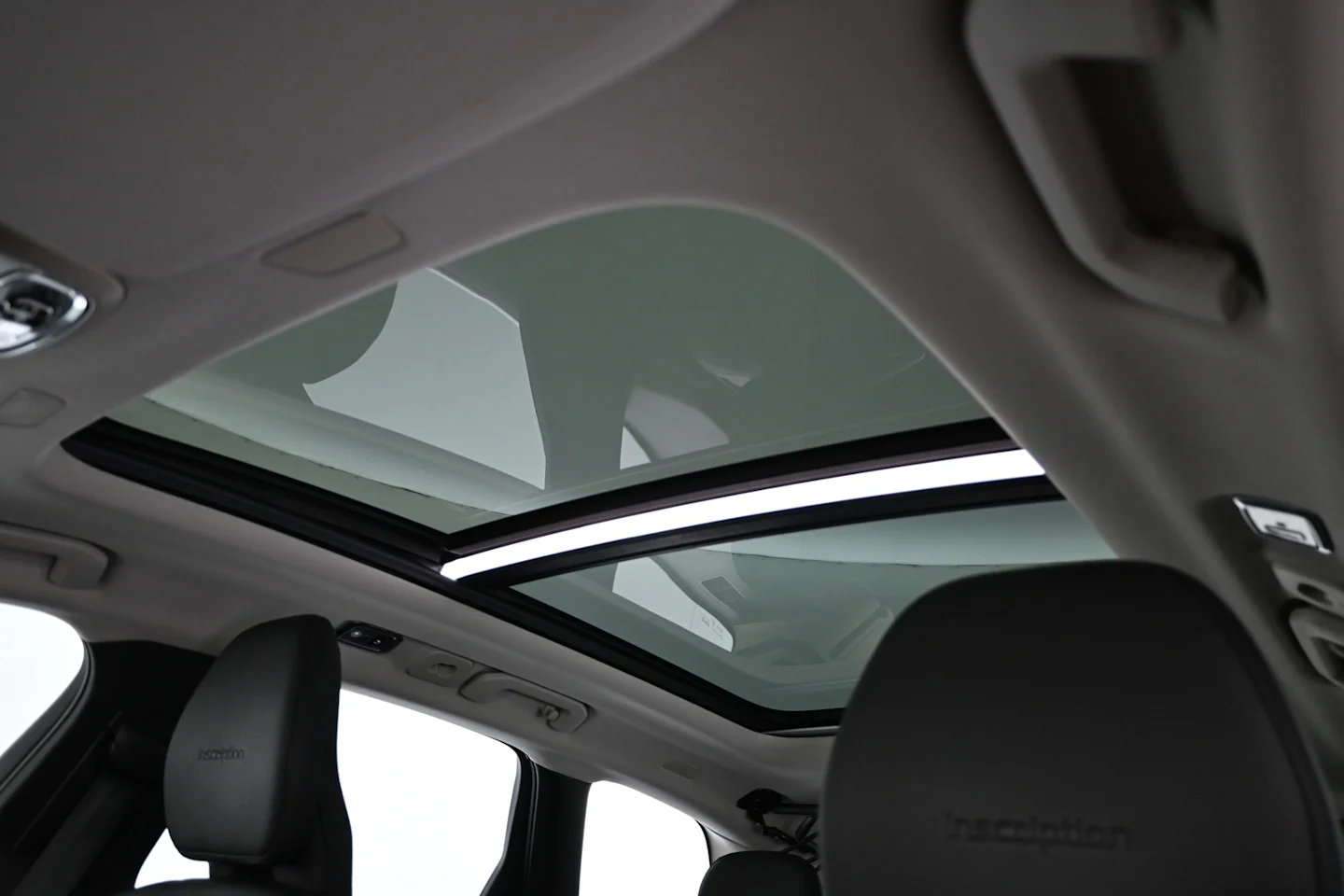 Car Image - 4jD3Rw17j9RaCAW24IcT8s