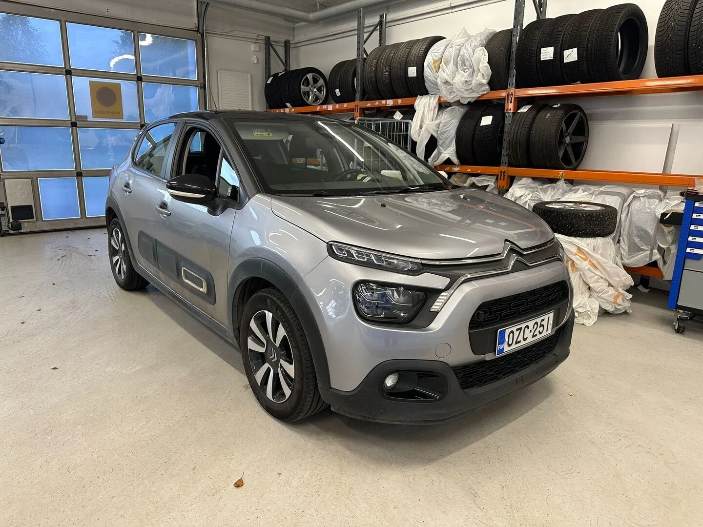 Car Image - 1OtvjCBLv4ZpD3NzGuRi9n