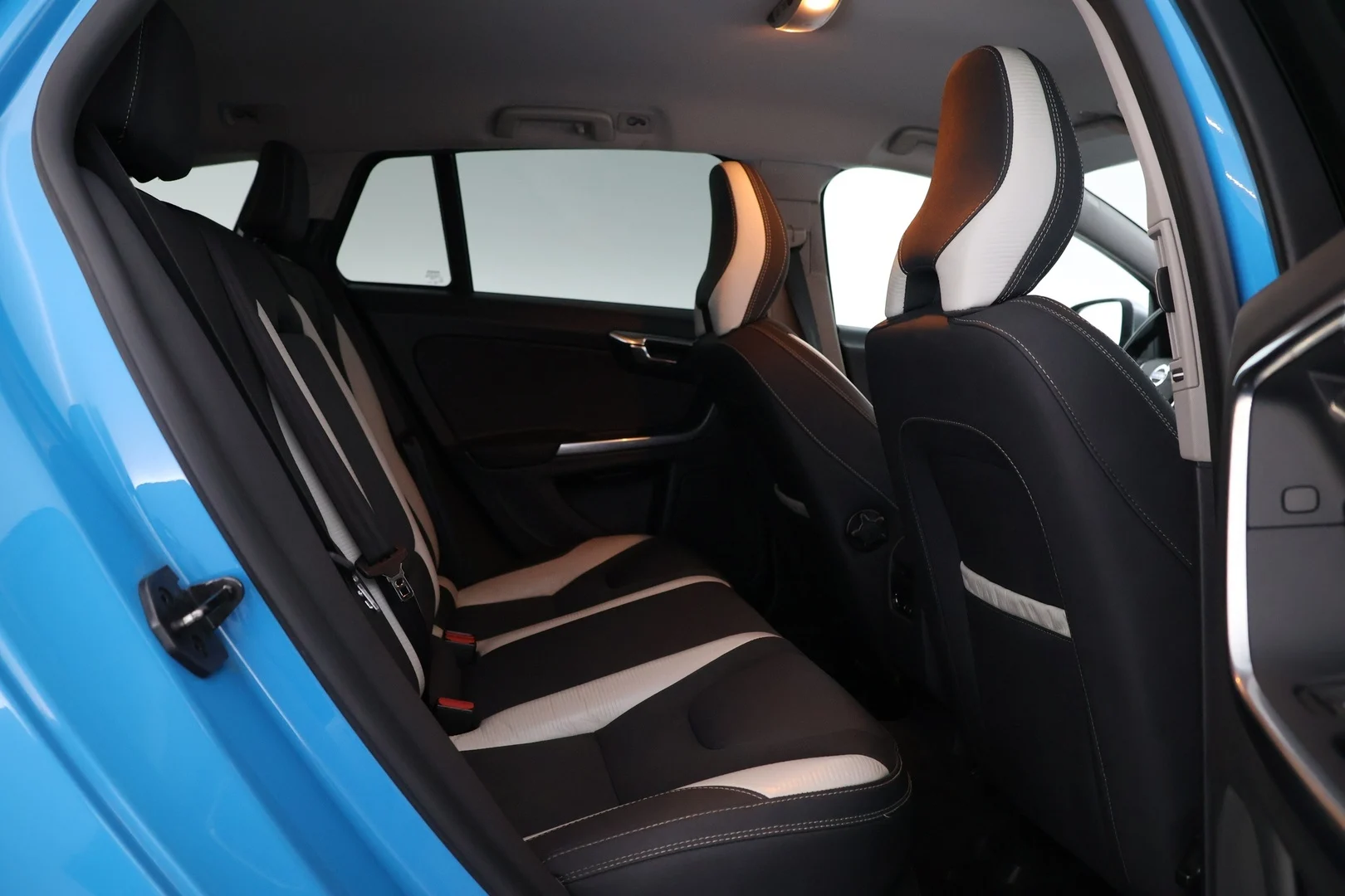 Car Image - 6HCzNiVJWGBkVhB1cGVaUI