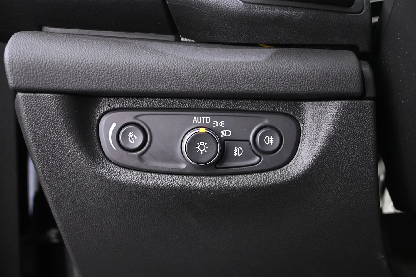 Car Image - 3BFjCAfSifvc17h0rqERSi