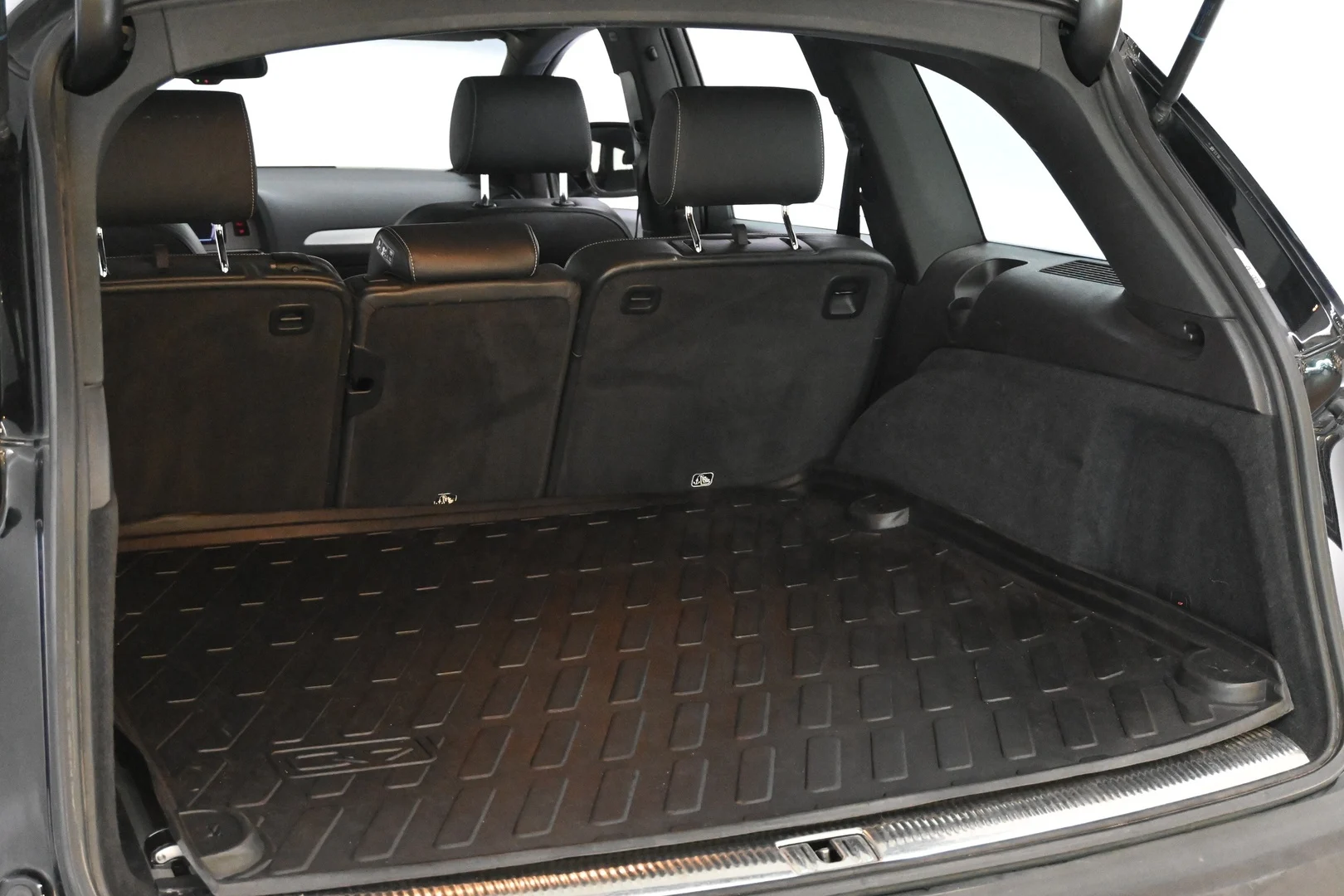 Car Image - 36KJjv3ftI16k4BrkRz7dI