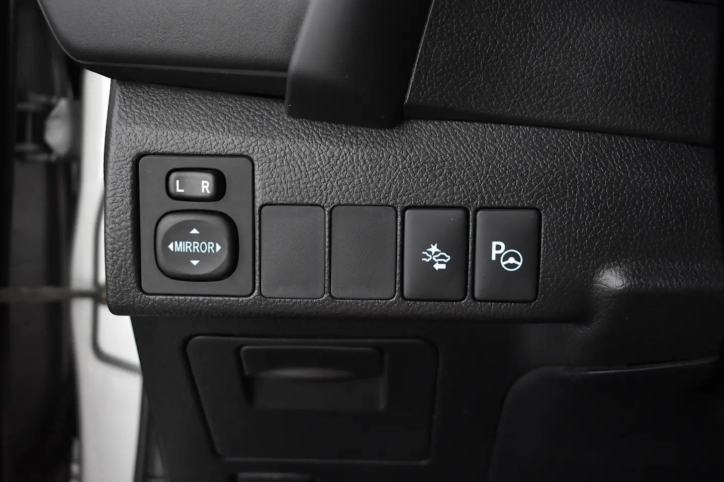 Car Image - 2UCnjWFNFgQzNzDpmMnt1e