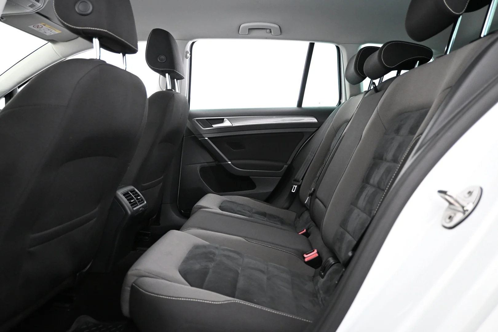 Car Image - 2M7NL4gGvL4wyfDjOTTXE1