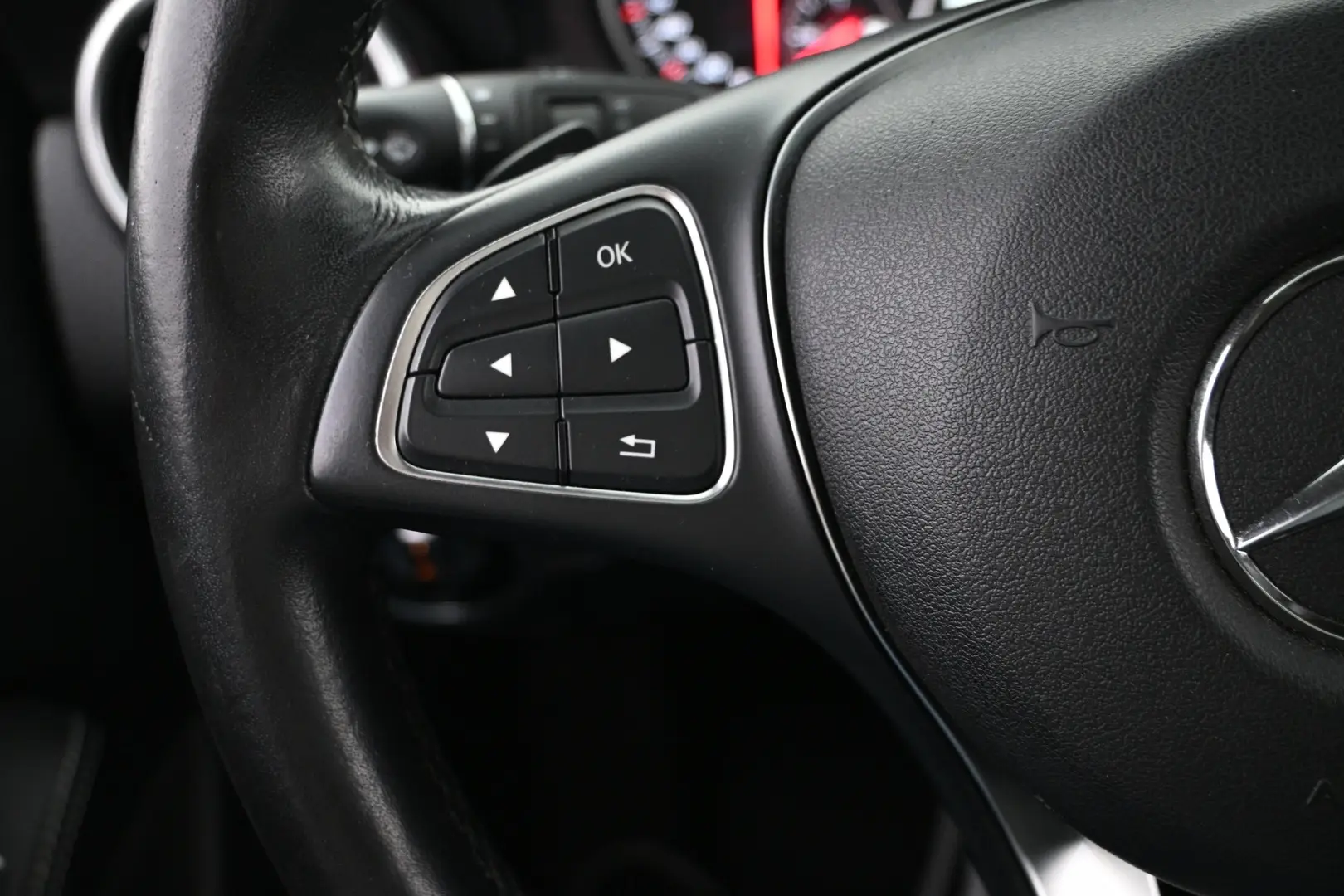 Car Image - 5G3spXUHXqz8JiZ7MhDRyx
