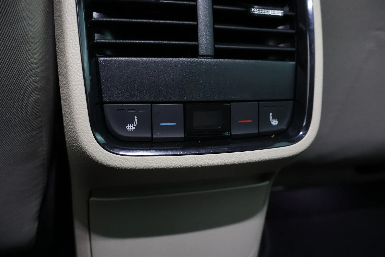 Car Image - 19PTbuBHPIkFgw70spmxKF