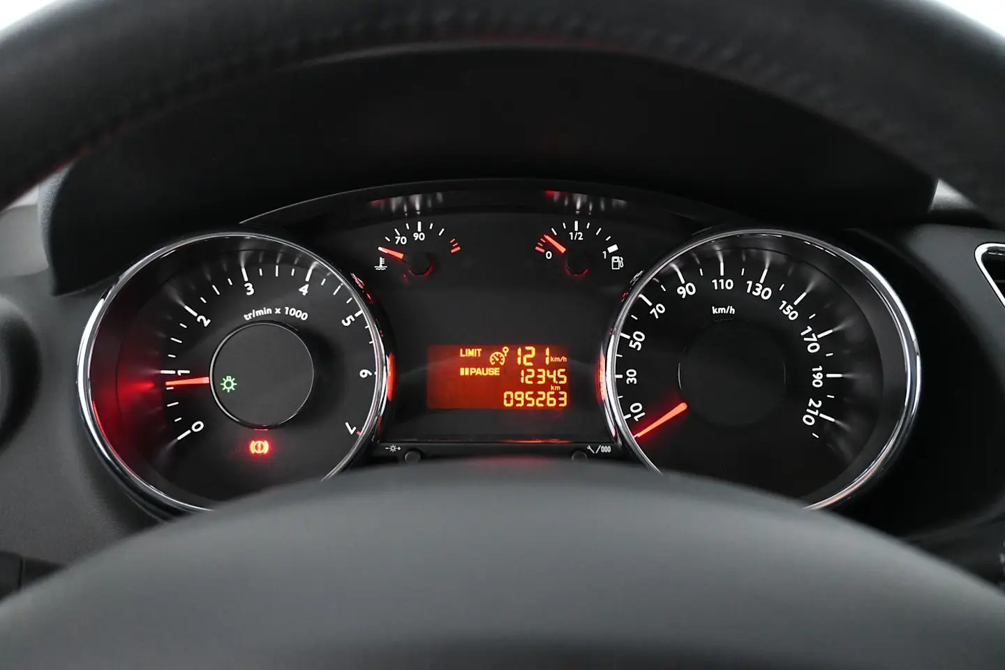 Car Image - 2hOf7BvHrqgQ8fqycjZKNK