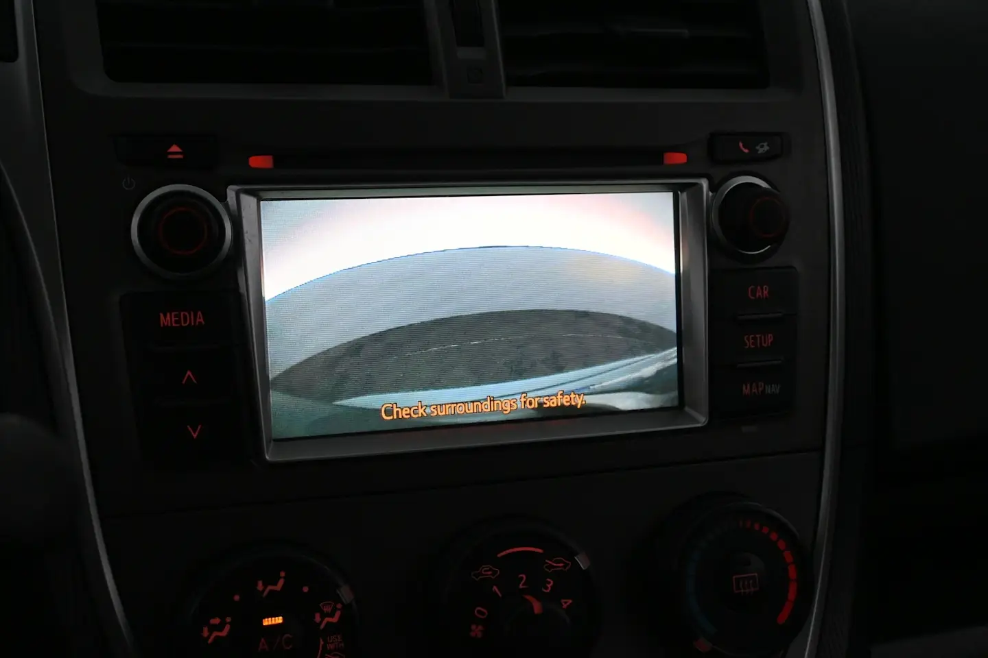 Car Image - 102m9H8HpcrtDeaxpiWeiK