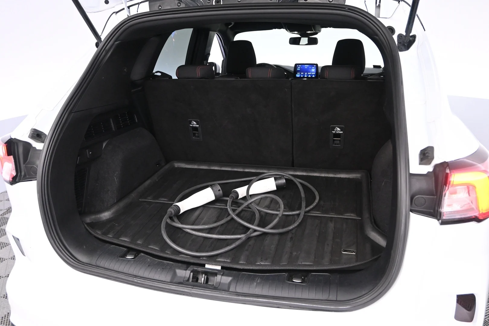 Car Image - b4SfBMgGHXHouoBNwSQJj