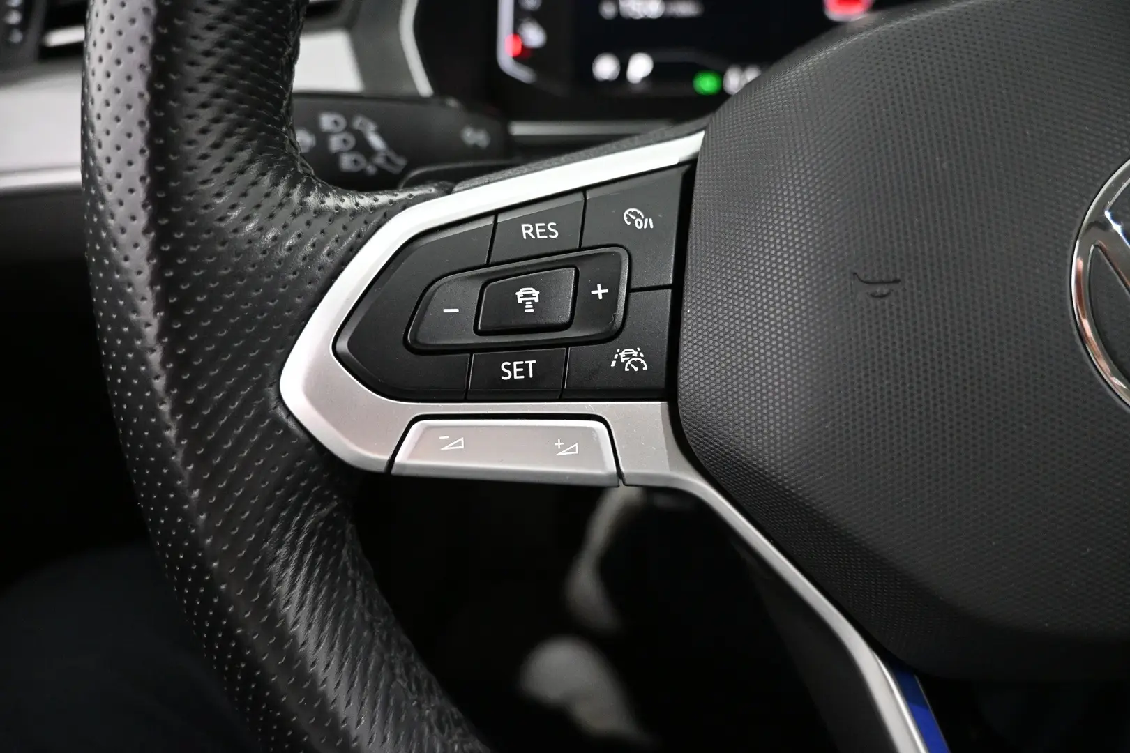 Car Image - 17H1IFKtL79SFXnU4uwju2