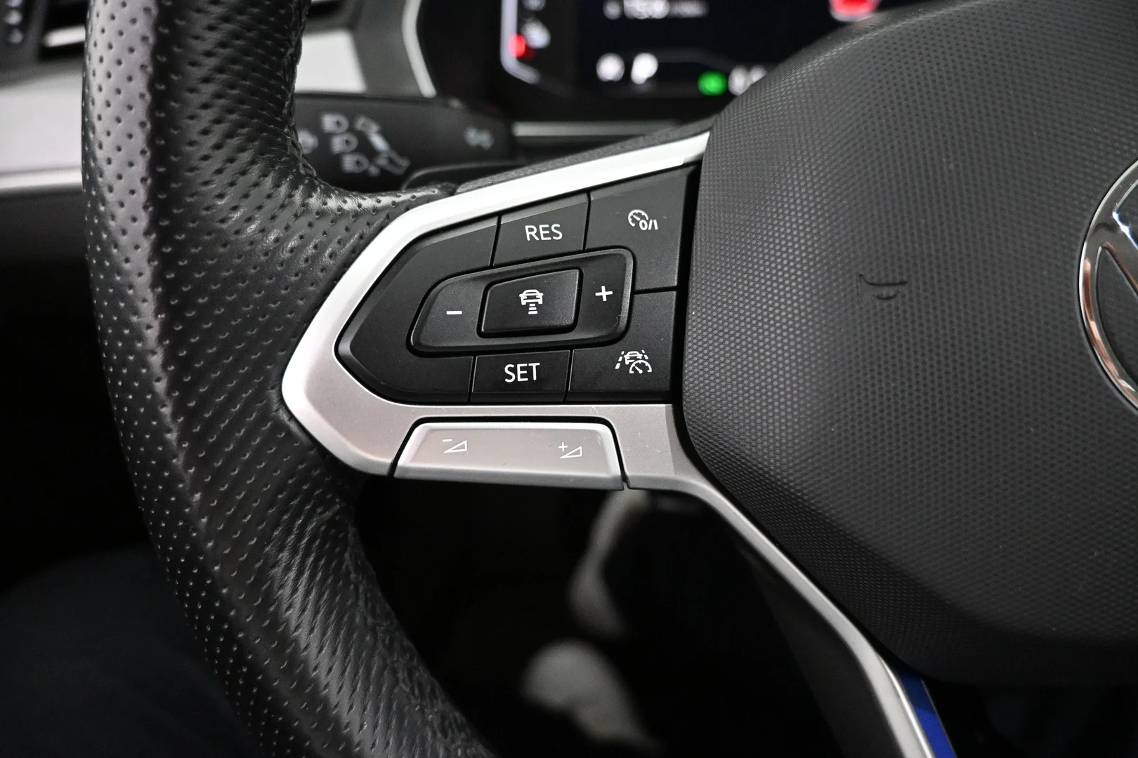 Car Image - 17H1IFKtL79SFXnU4uwju2