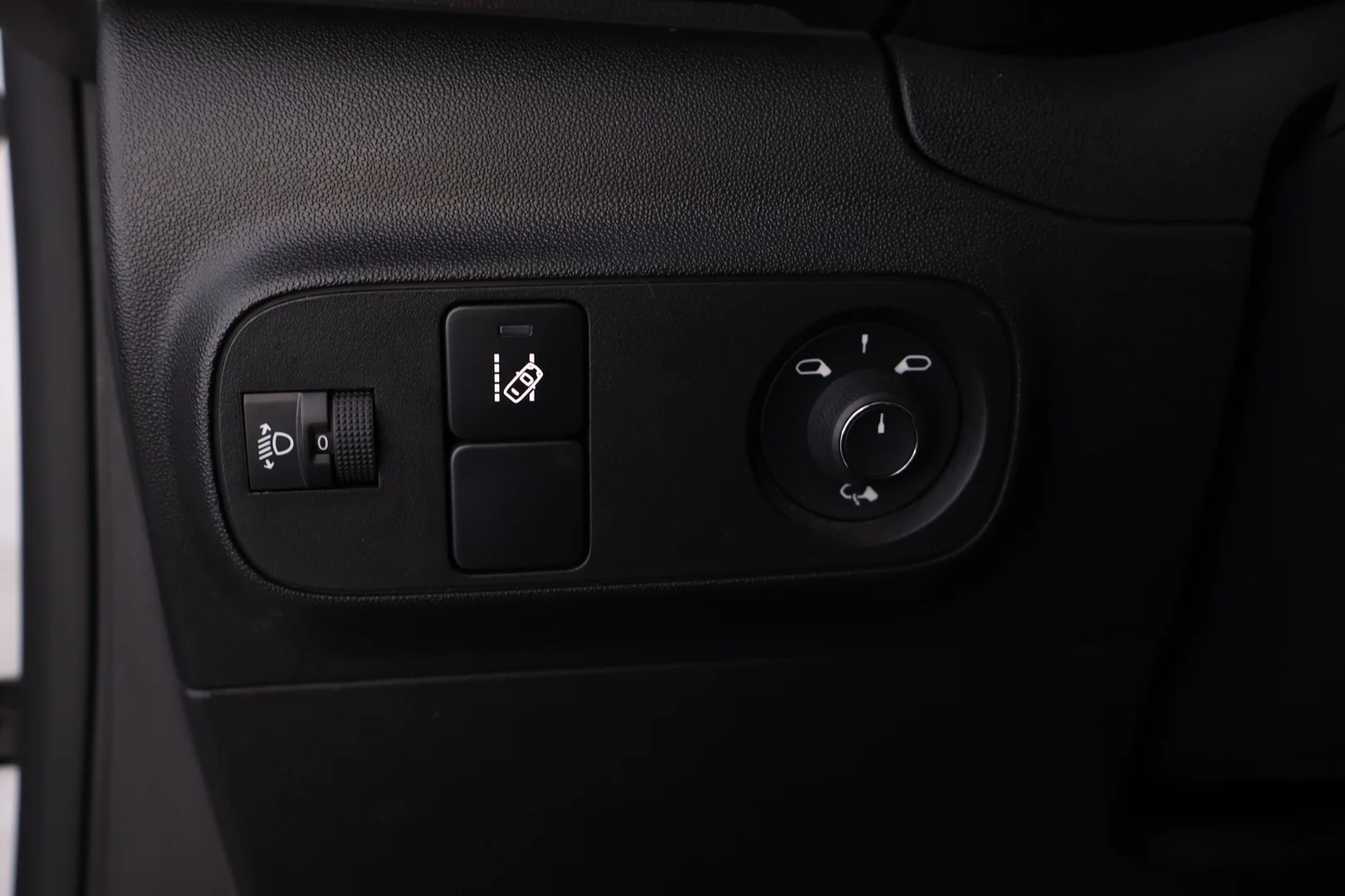Car Image - 3szWca2g4XhDOVdSAhBeN6