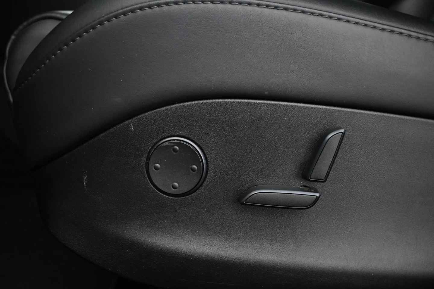 Car Image - 583G0ag8Vzekd8d5Lwxrlg