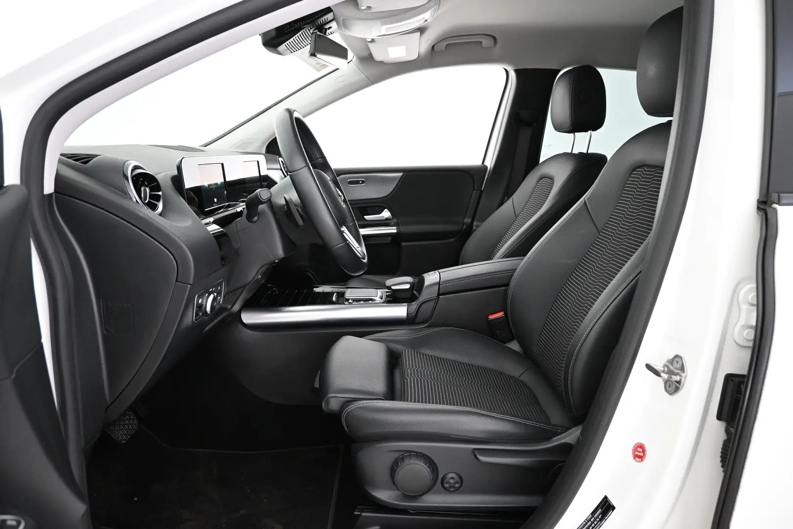 Car Image - 6mq4qFP1RsataBLCx0LzHX